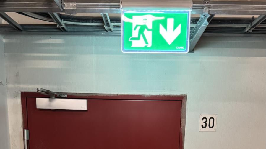 Nya nödutgångsskyltar